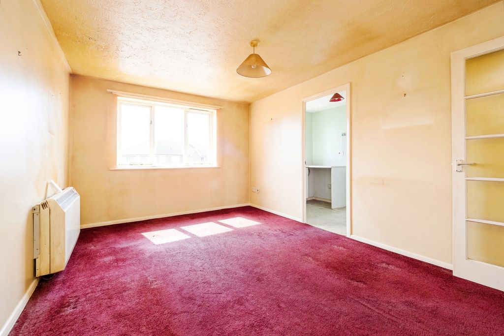 Property photo 3 of 16 Living Room