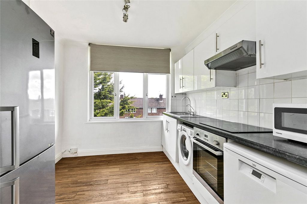 Property photo 3 of 9 Picture No. 17