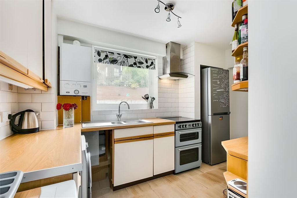 Property photo 1 of 5