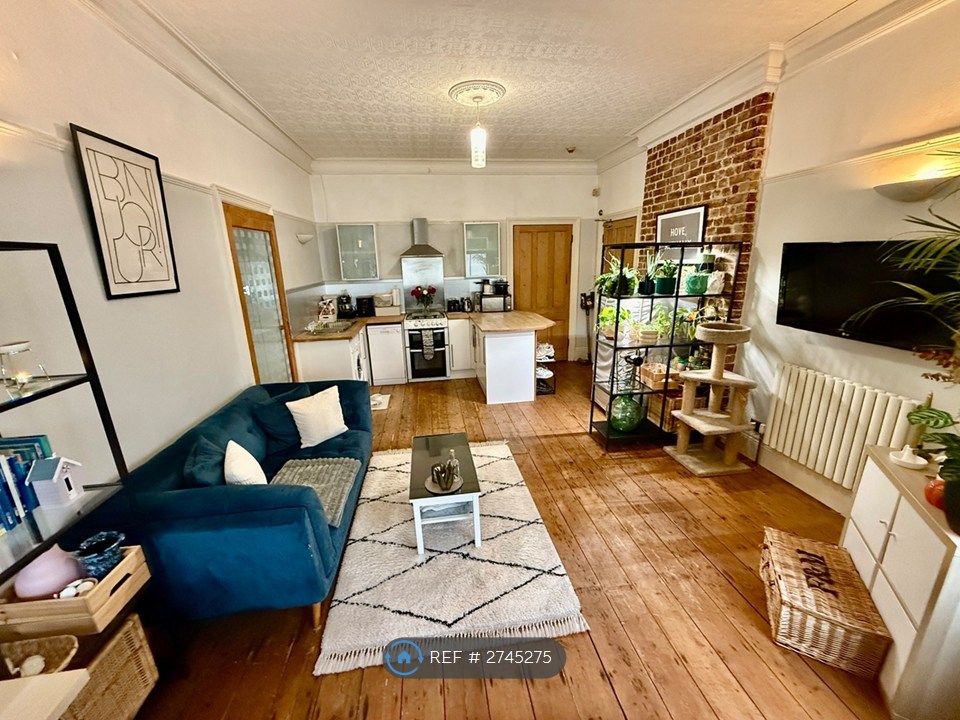 Property photo 3 of 19