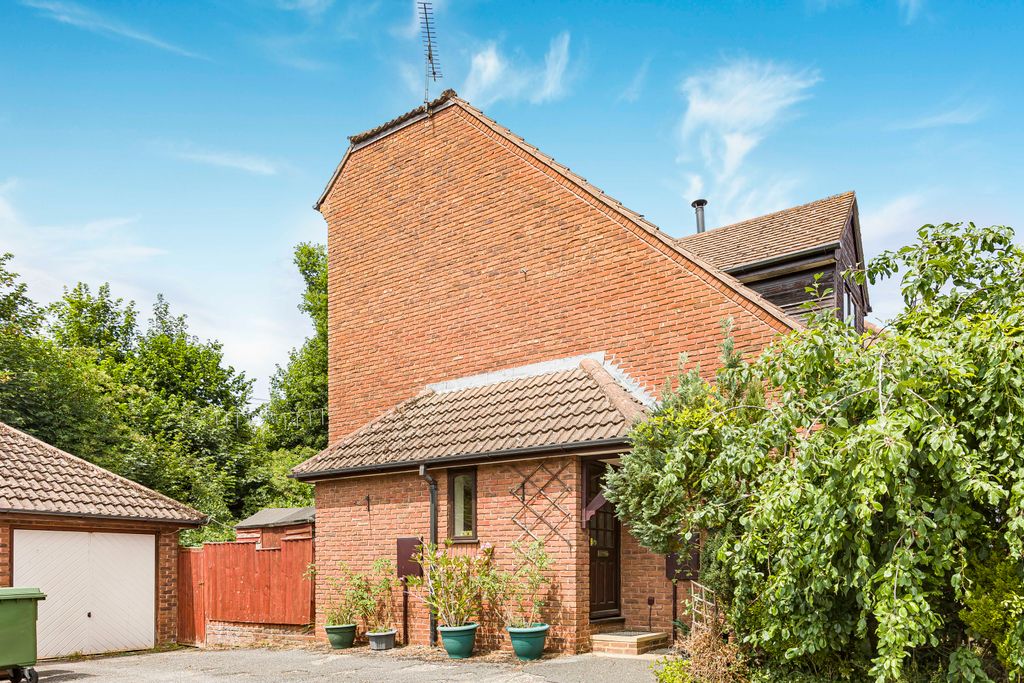 Property photo 1 of 12 External