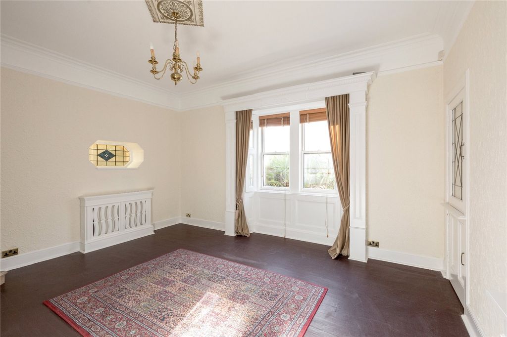 Property photo 3 of 22 Picture No. 05