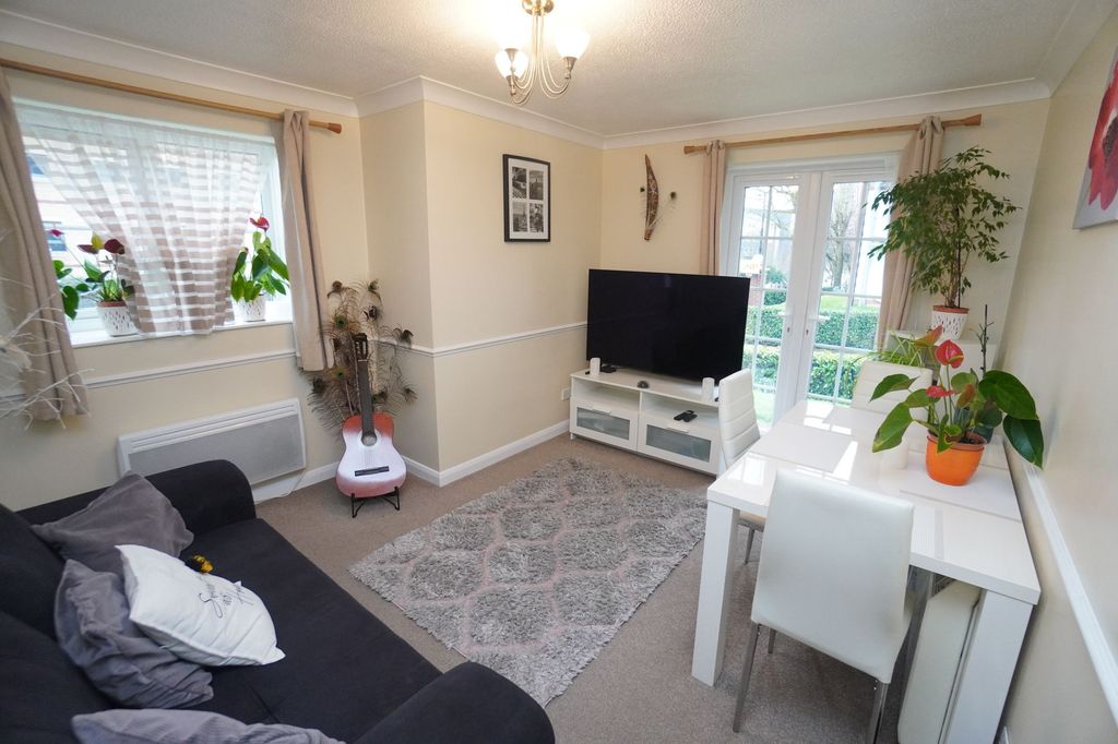 Property photo 2 of 9