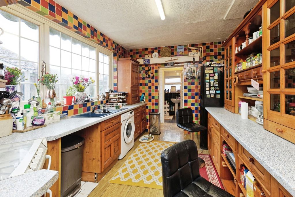 Property photo 3 of 20 Pbox-Img.Jpg