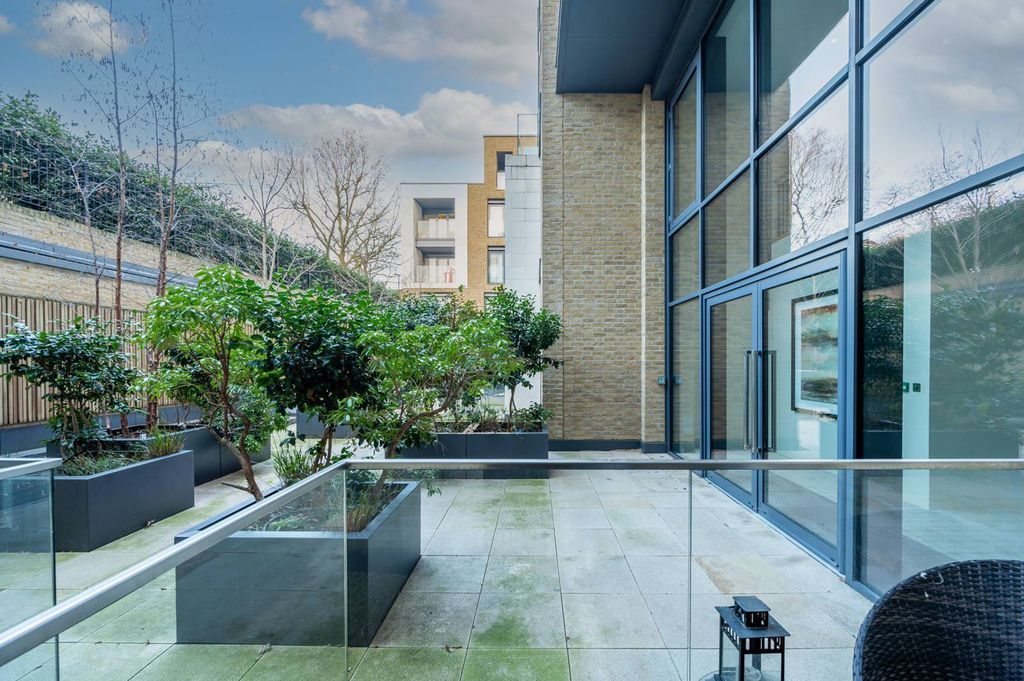 Property photo 3 of 9