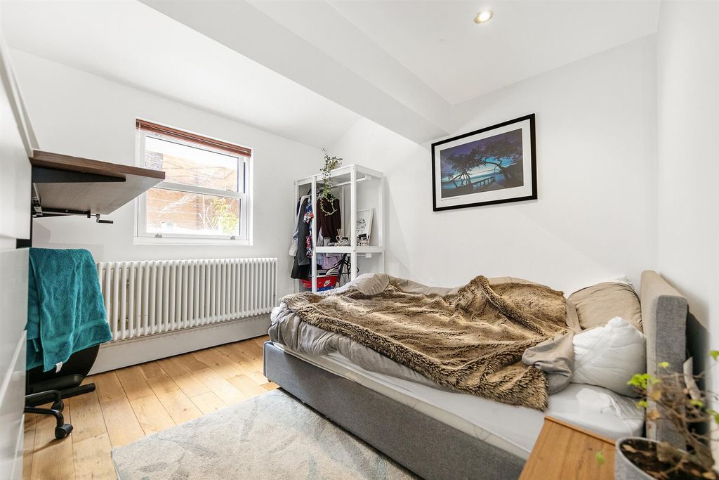 Property photo 3 of 8 14373_00497712.Jpg