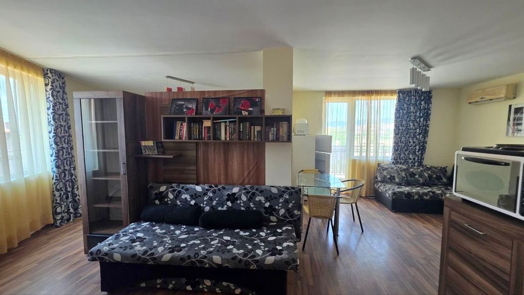 Property photo 2 of 16