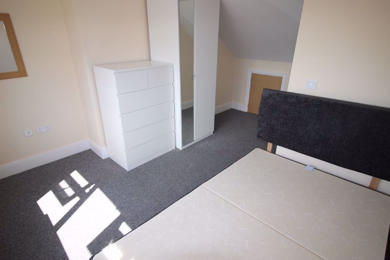 Property photo 1 of 6 Photo 6