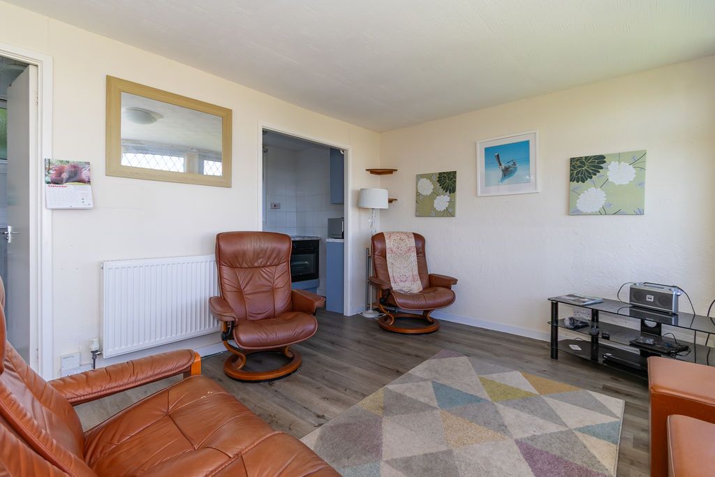 Property photo 3 of 17 Photo 7