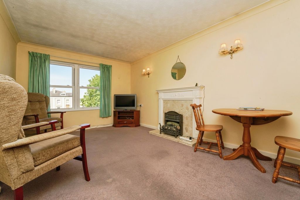 Property photo 2 of 11 Pbox-Img.Jpg