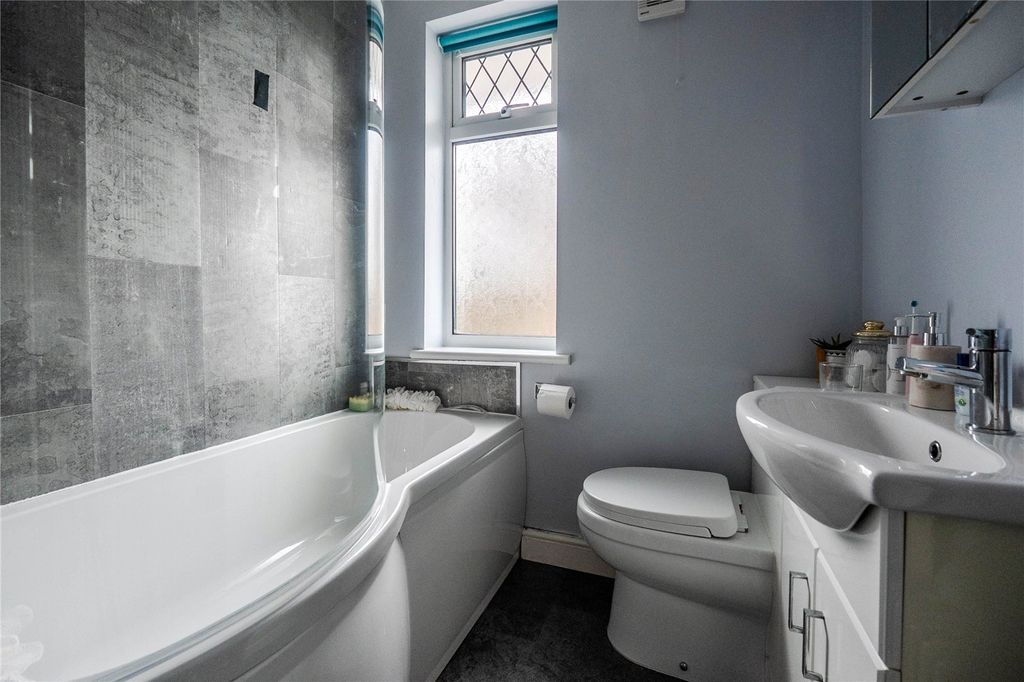 Property photo 2 of 12 Picture No. 05