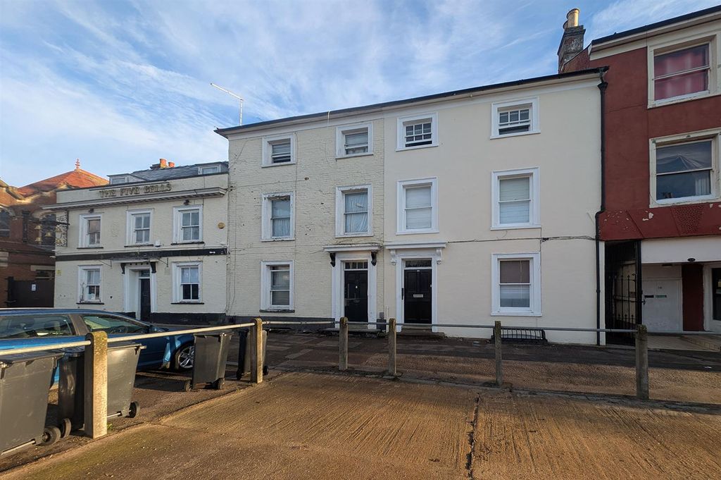 Property photo 1 of 6 Pxl_20260114_092522826.Raw-01.Cover.Jpg