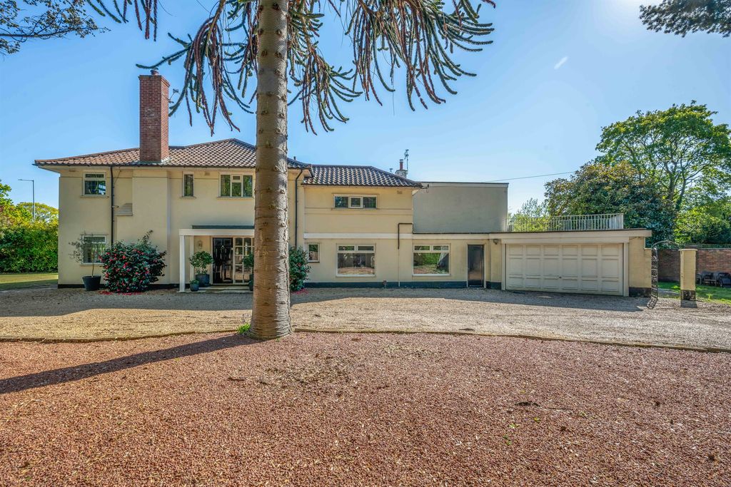 Property photo 3 of 17