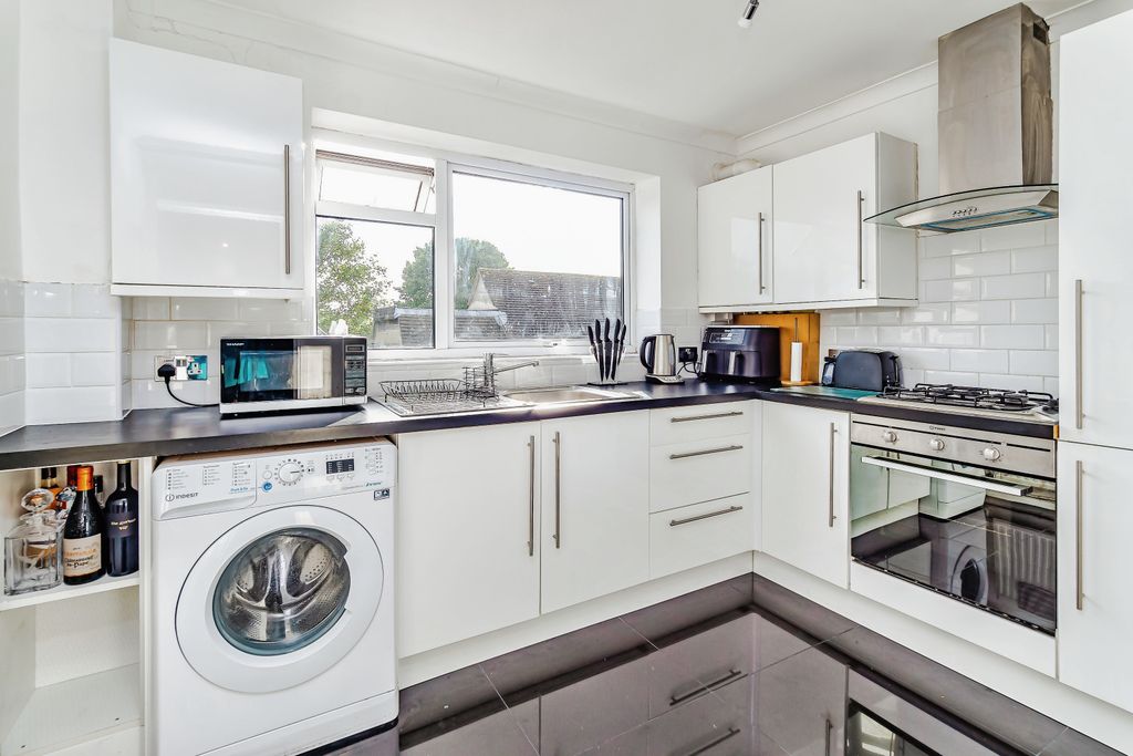 Property photo 2 of 16 Kitchen