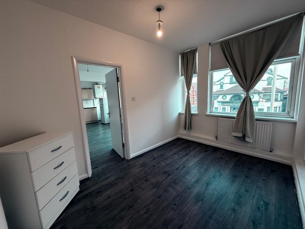 Property photo 3 of 9 Gallery