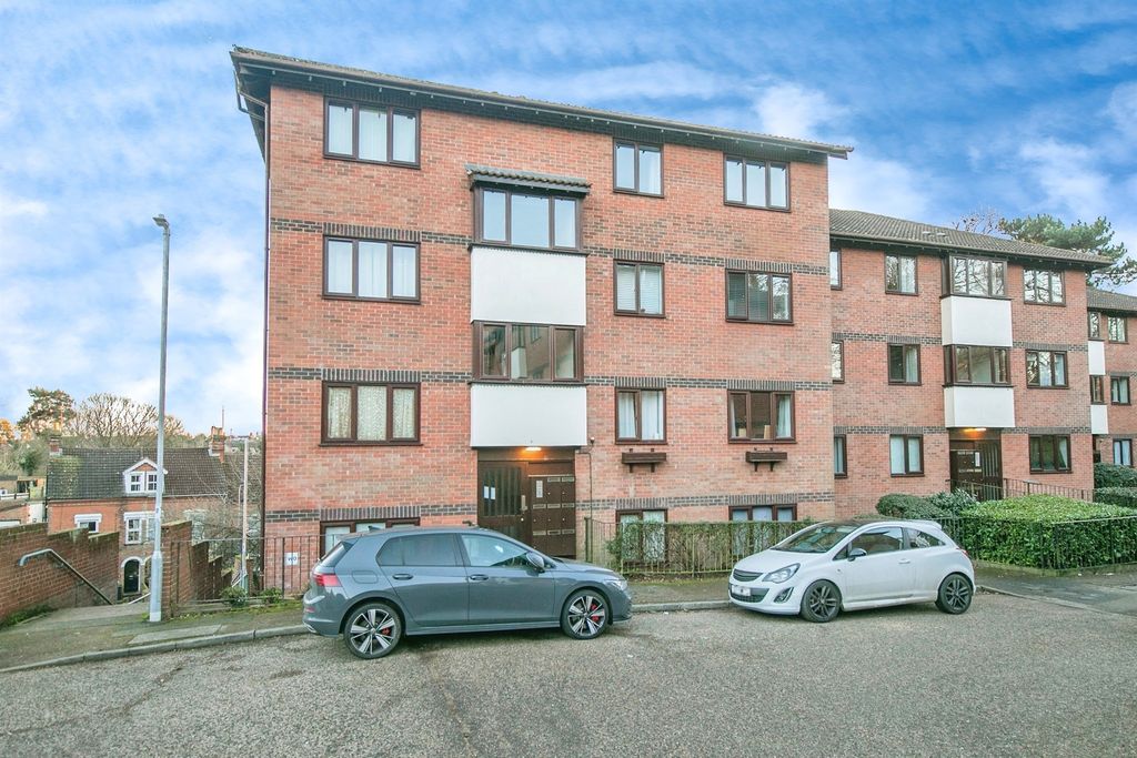 Property photo 1 of 10