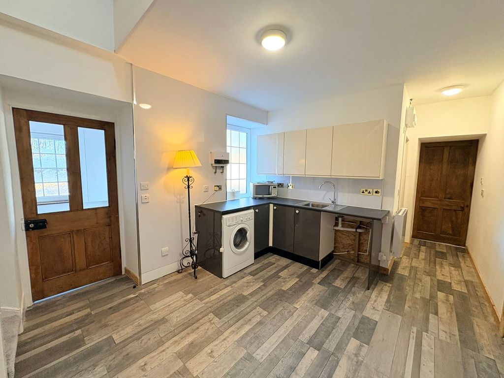 Property photo 2 of 19 Kitchen