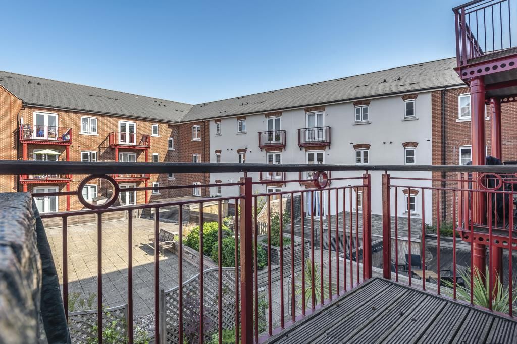 Property photo 3 of 10 Balcony