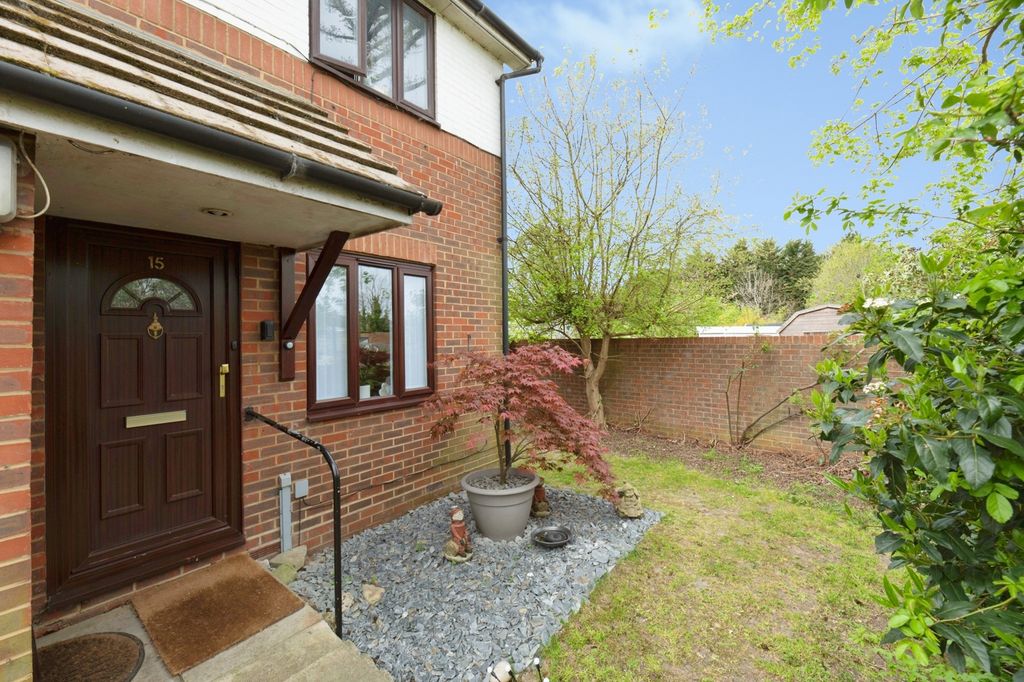 Property photo 1 of 10 Front