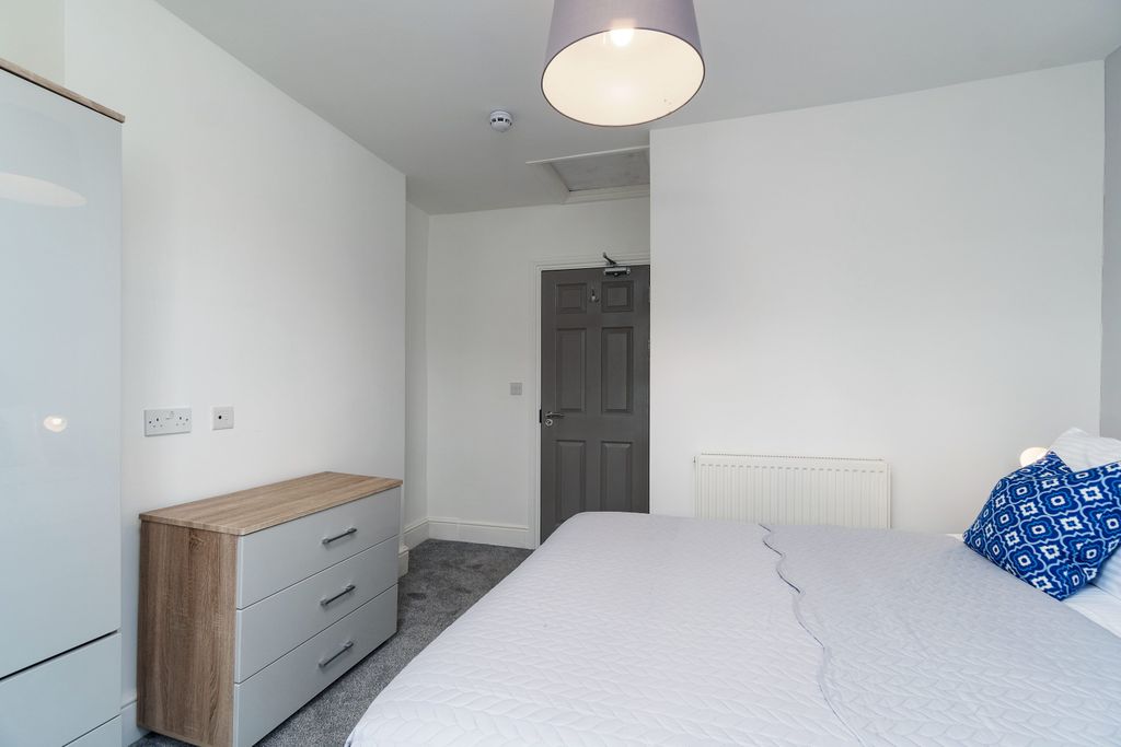 Property photo 2 of 11 0002