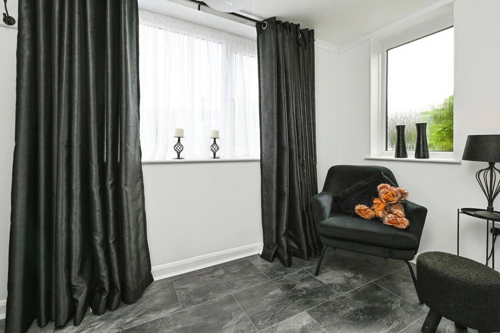 Property photo 2 of 18 Photo