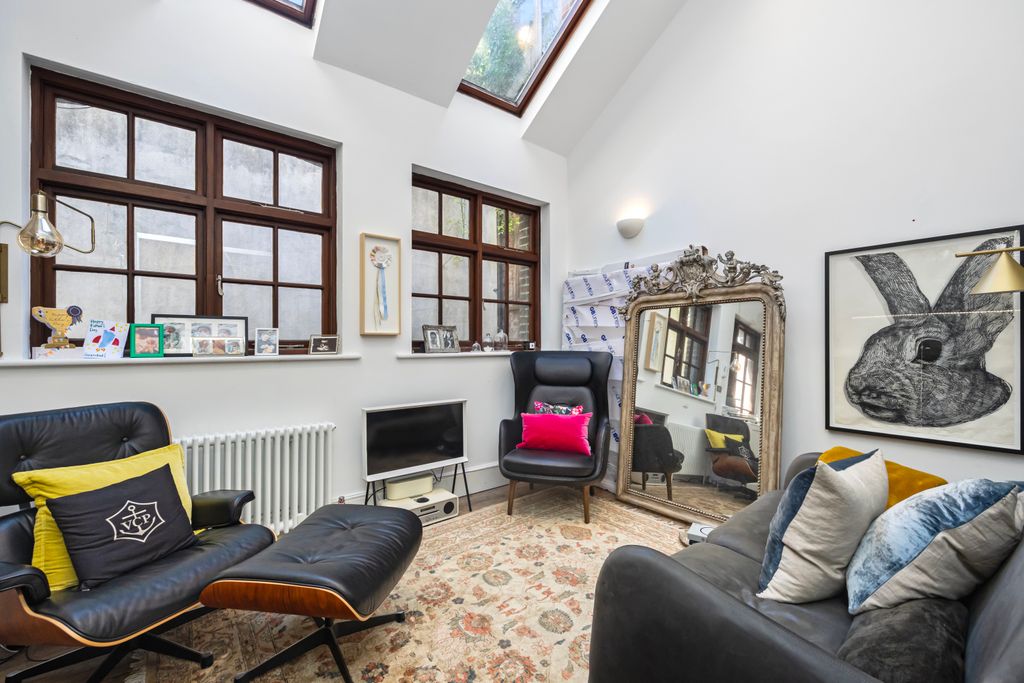 Property photo 2 of 15