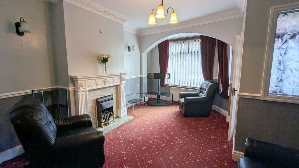 Property photo 2 of 12