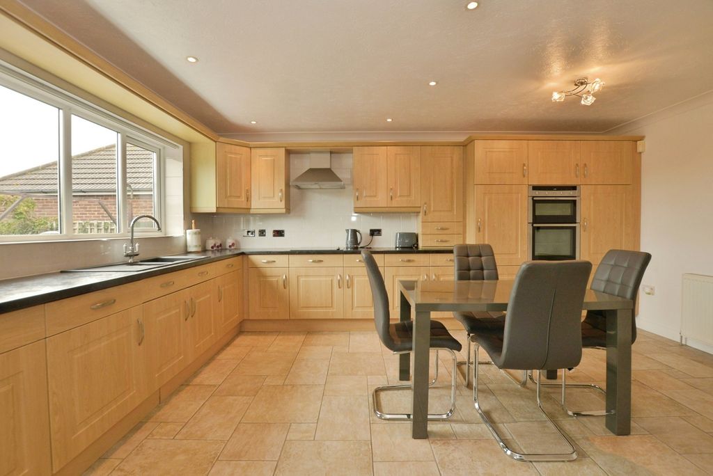 Property photo 3 of 21 Pbox-Img.Jpg