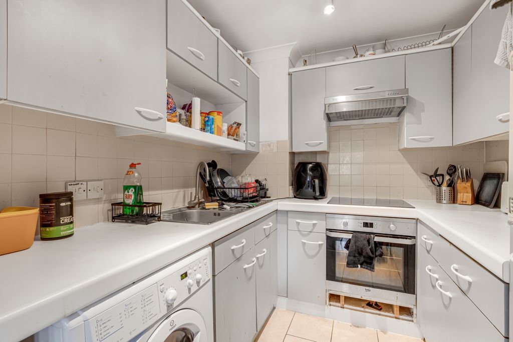 Property photo 3 of 10 Photo 6