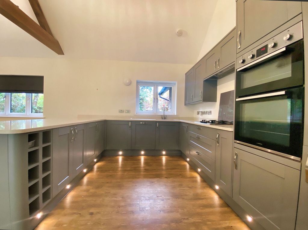 Property photo 1 of 11 Img_193_2_Original.Jpg