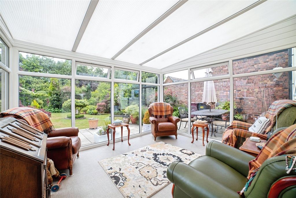 Property photo 2 of 31 Picture No. 24