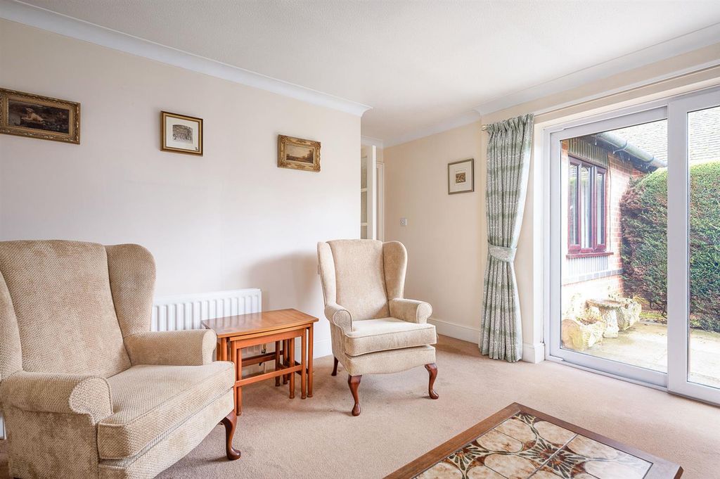 Property photo 3 of 13 Sitting Room