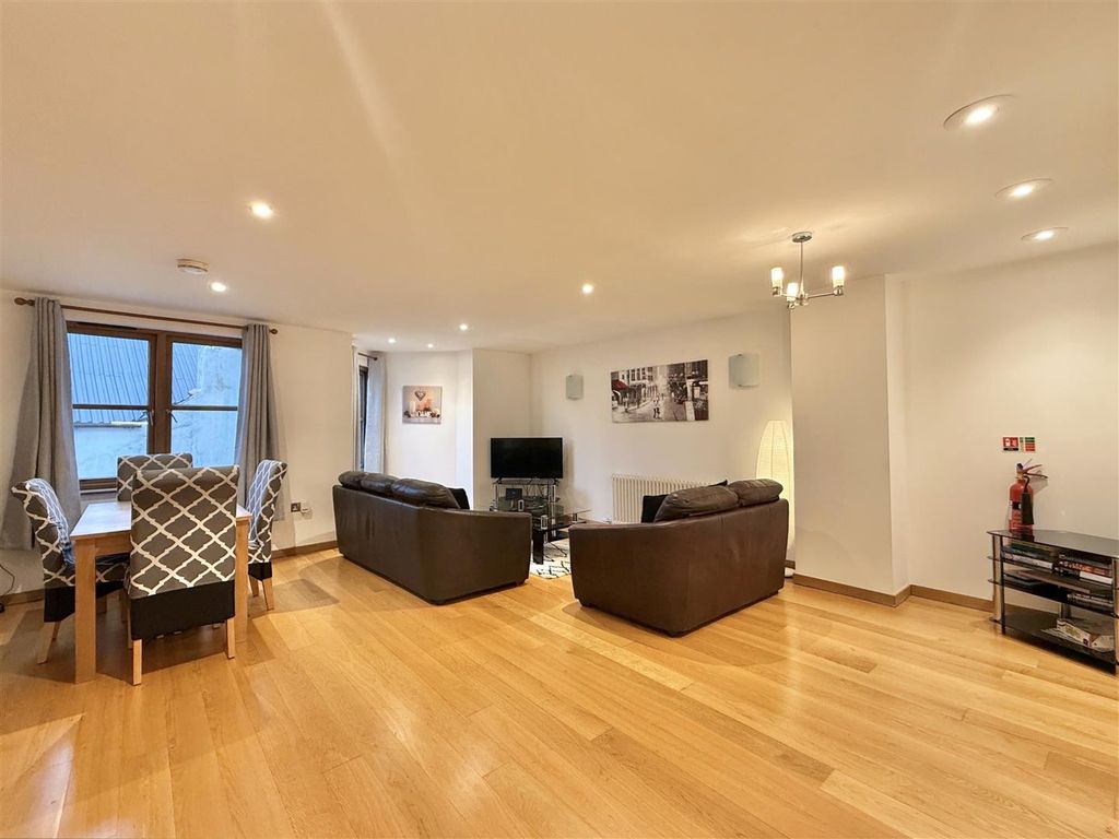 Property photo 2 of 16 Living_Space#.Jpg