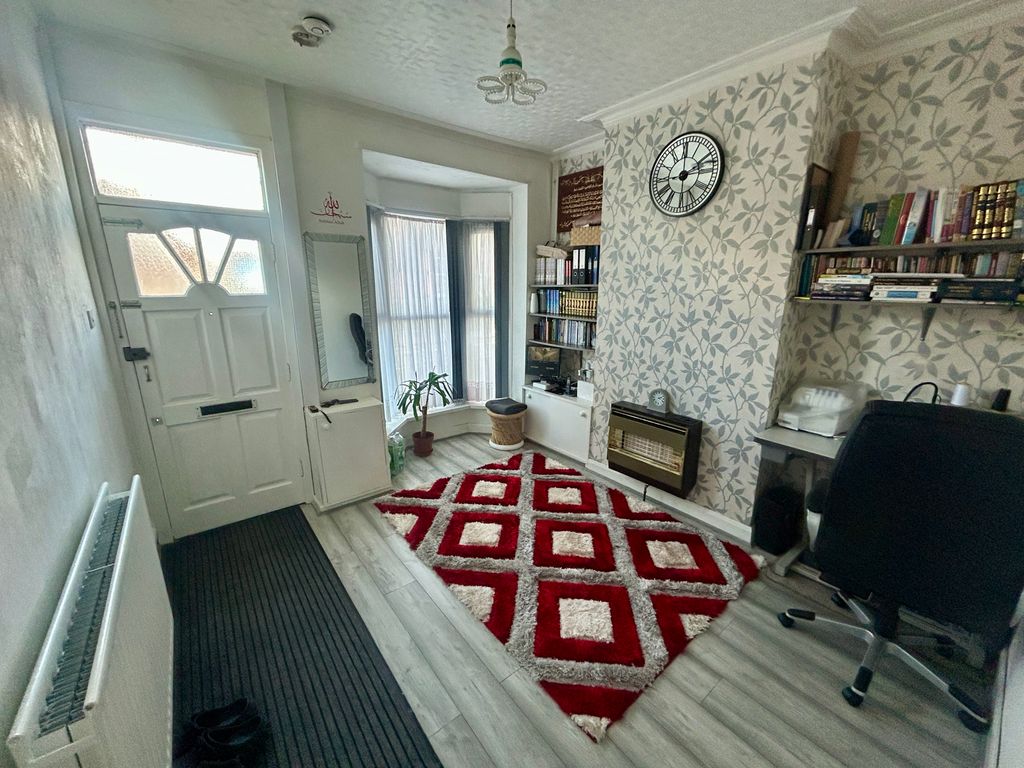 Property photo 3 of 11