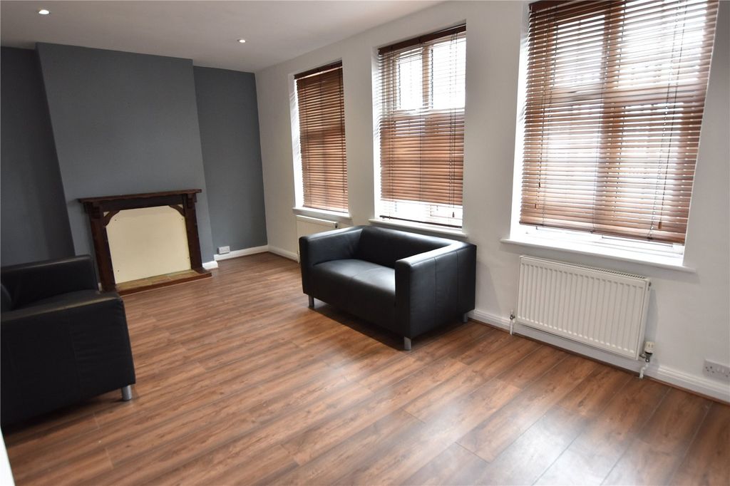 Property photo 2 of 13 Picture No. 52