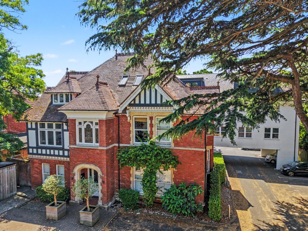 Property photo 2 of 10
