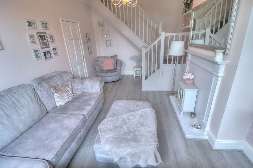 Property photo 3 of 33