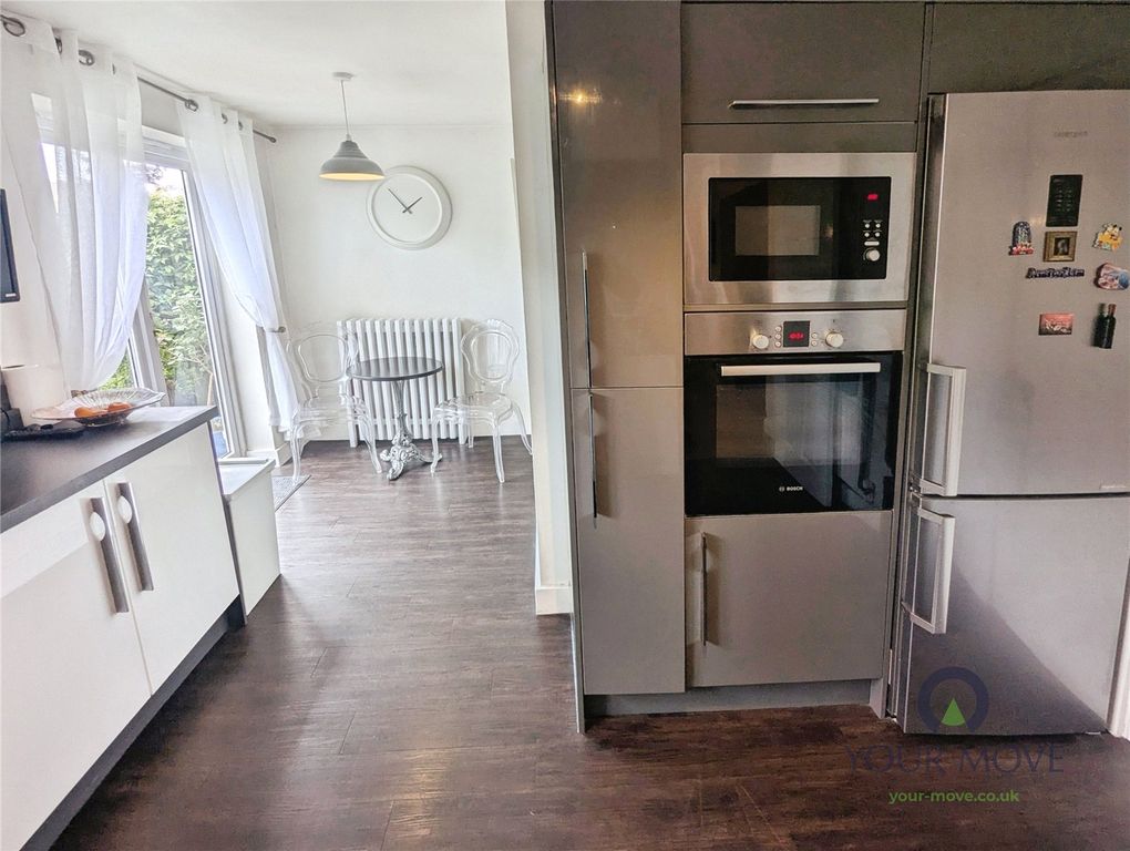 Property photo 3 of 29 Breakfast Kitchen