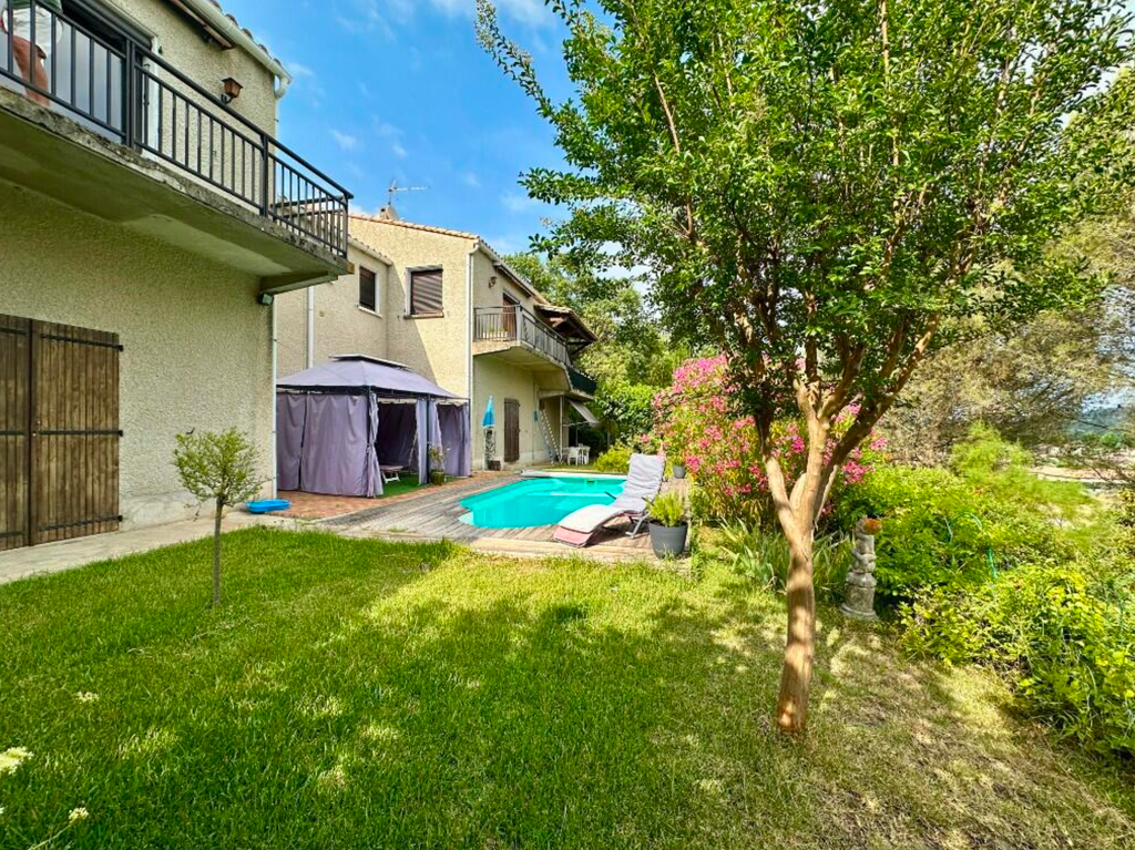 Property photo 2 of 21