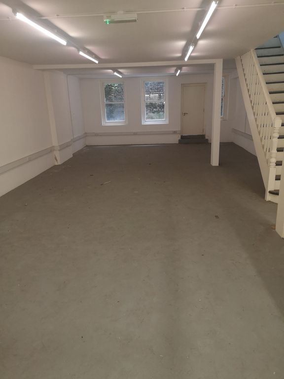 Property photo 3 of 3