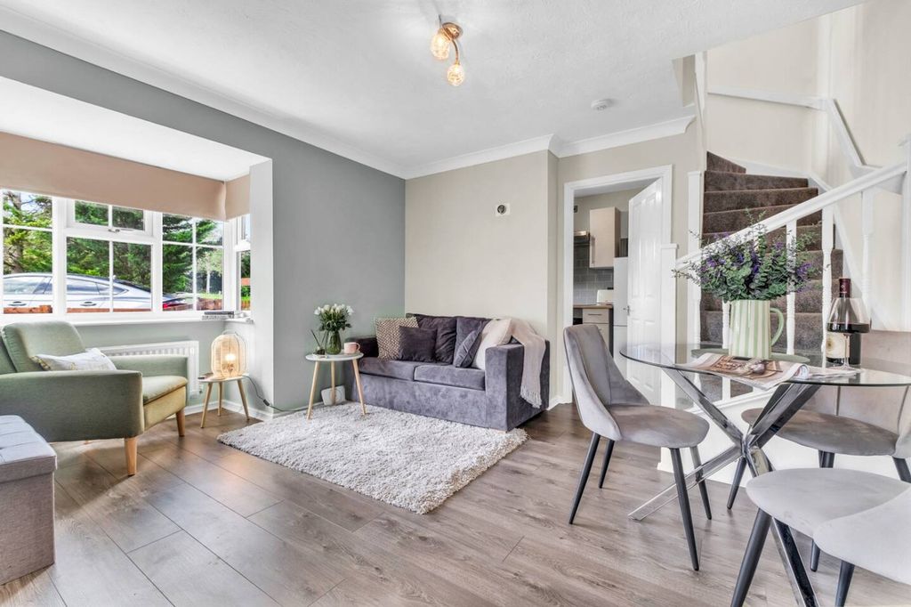 Property photo 1 of 39 Living Room