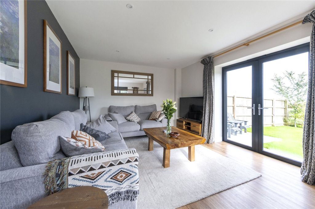 Property photo 2 of 15 Picture No. 27