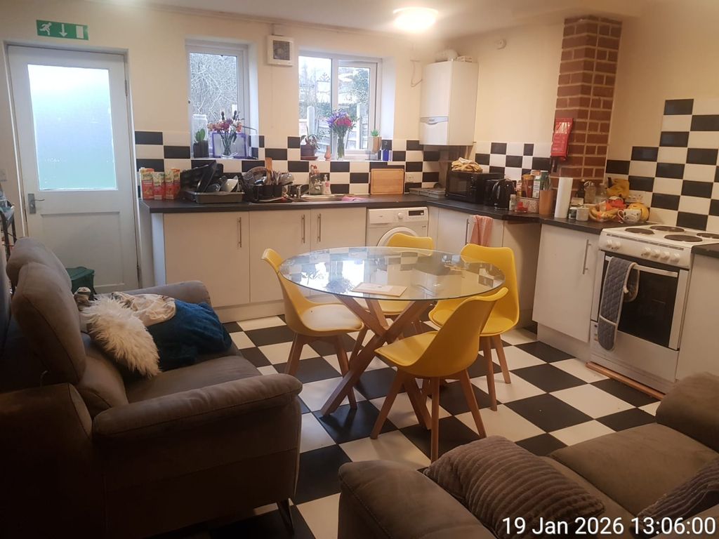 Property photo 1 of 3