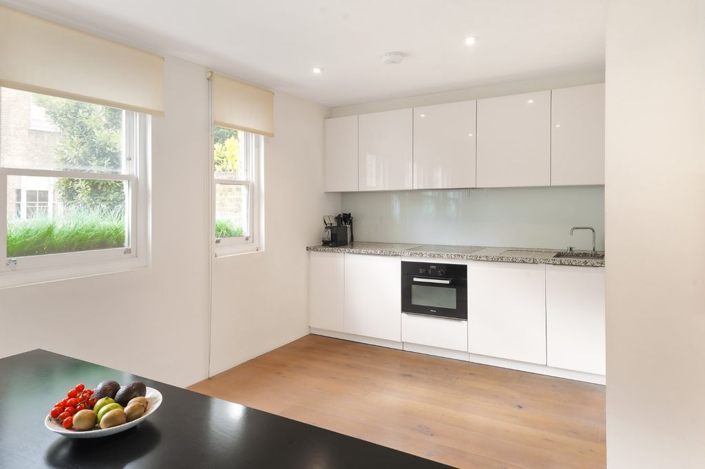 Property photo 2 of 14 Kitchen