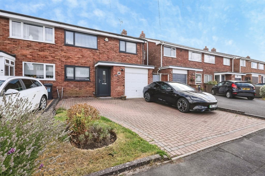 Property photo 2 of 33