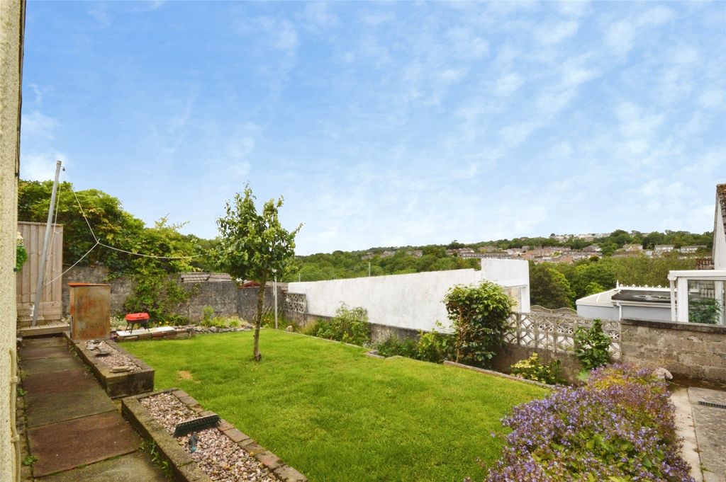Property photo 2 of 12 Picture No. 04