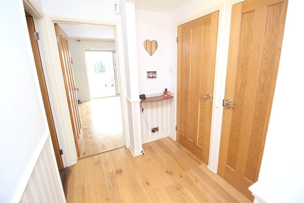 Property photo 3 of 27 Picture No. 05
