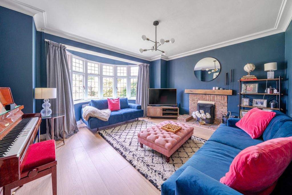Property photo 2 of 29 1299043-13-683Da0...