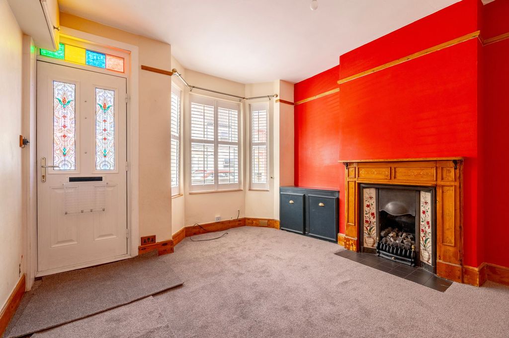 Property photo 2 of 14