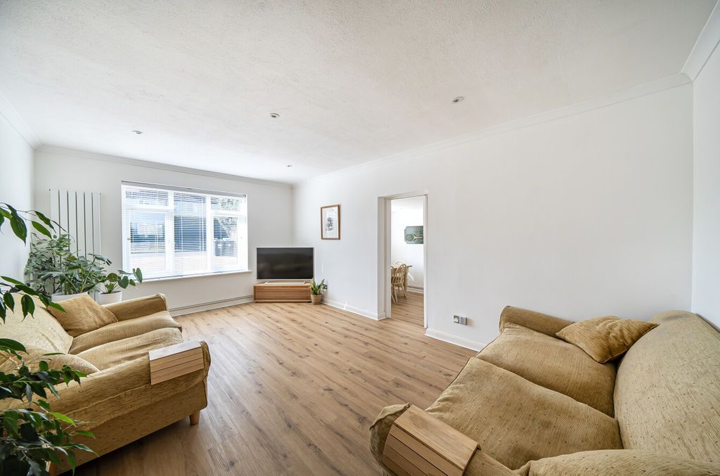 Property photo 1 of 19 Photo 13